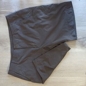 Sahalie S12 Olive Shorts -Water Repellent-Zip Closure-Front & Back  Pockets